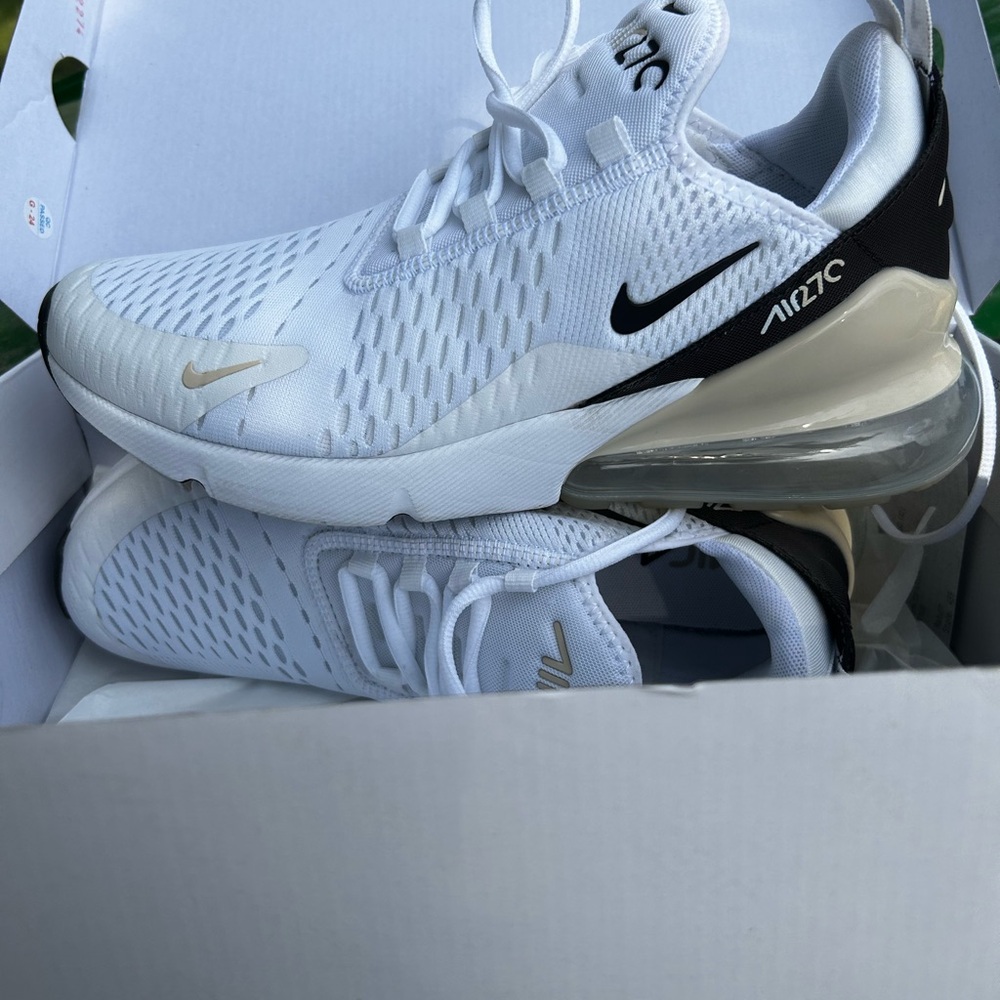 Women’s Nike Air 270